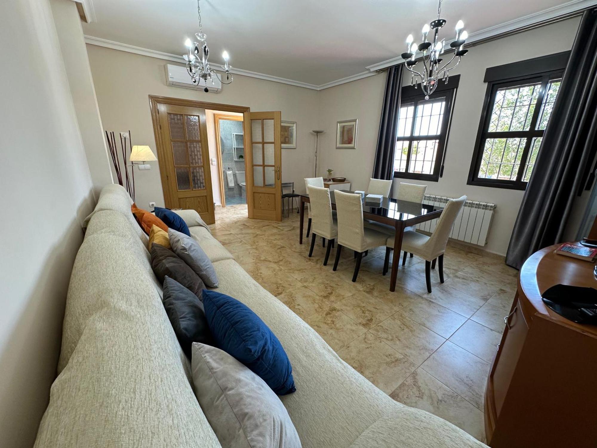 Villa Casa Grande De Tres Plantas Con Parking Gratis Linares  Exterior foto