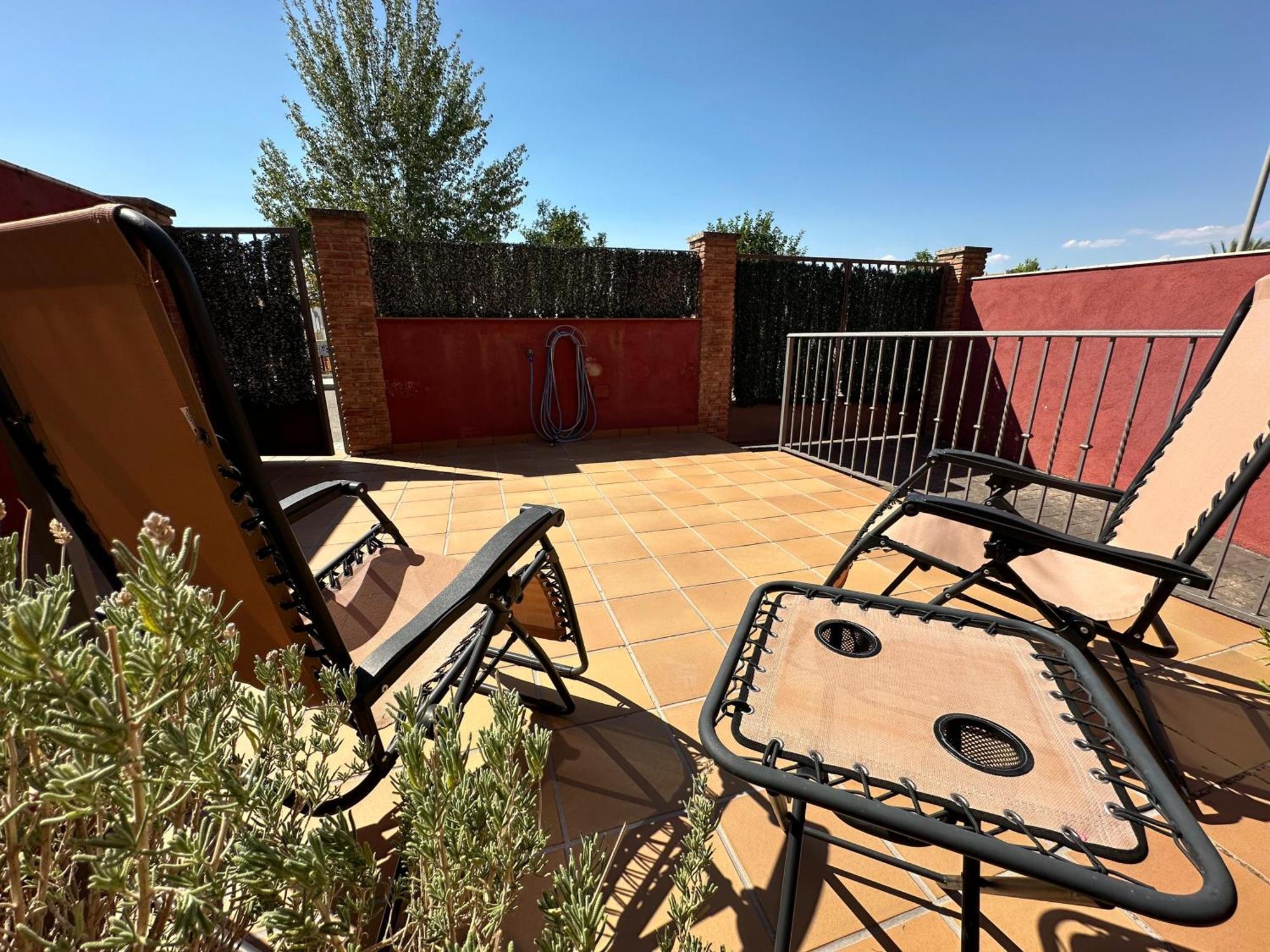 Villa Casa Grande De Tres Plantas Con Parking Gratis Linares  Exterior foto