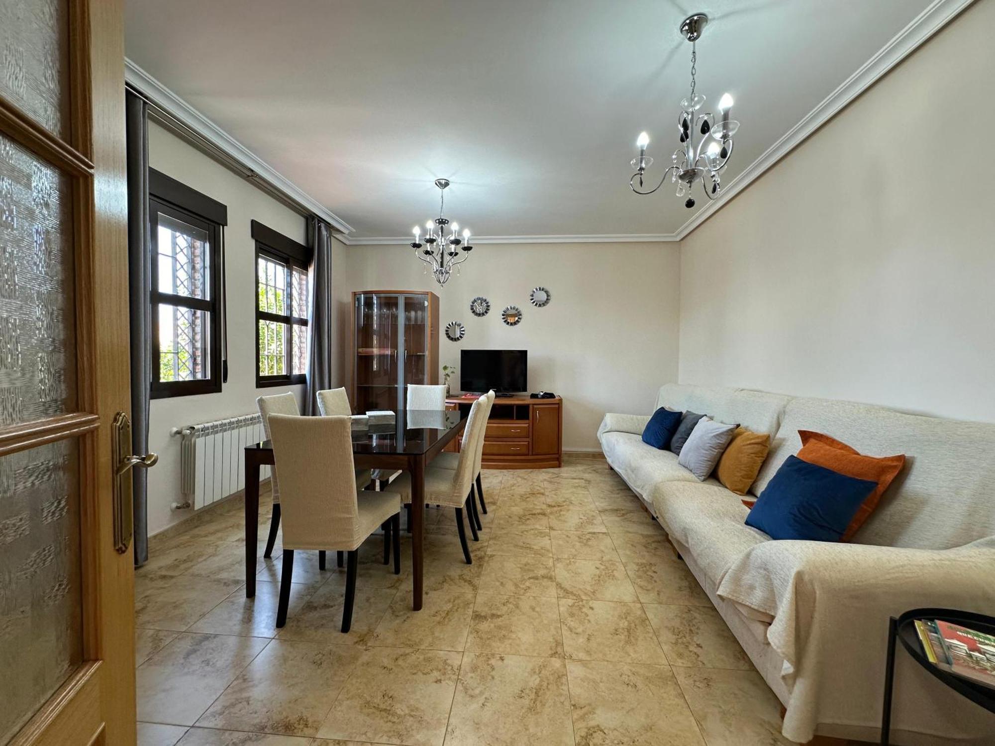 Villa Casa Grande De Tres Plantas Con Parking Gratis Linares  Exterior foto
